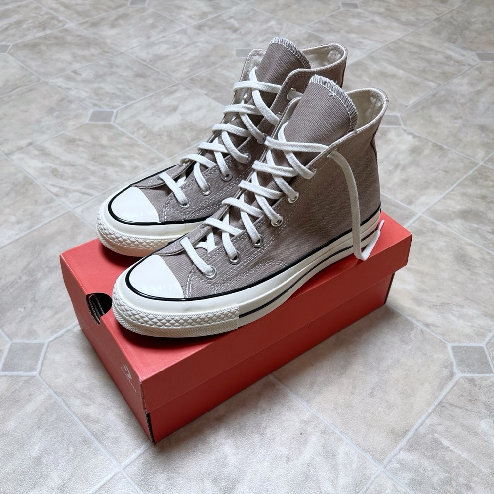 🆕 Authentic Converse Unisex Chuck 70 Hi Top Sneakers in Vintage Cargo Tan Cream